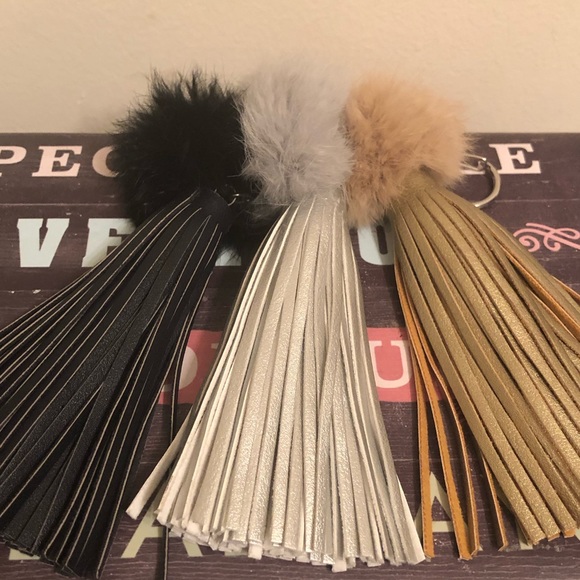 🔑🎁 SILVER Pom Tassel Keychains‼️🎁 🔑 - Picture 3 of 4